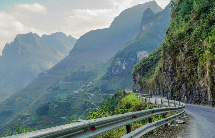 Conquering Ma Pi Leng Pass: The Peak of Natural Beauty