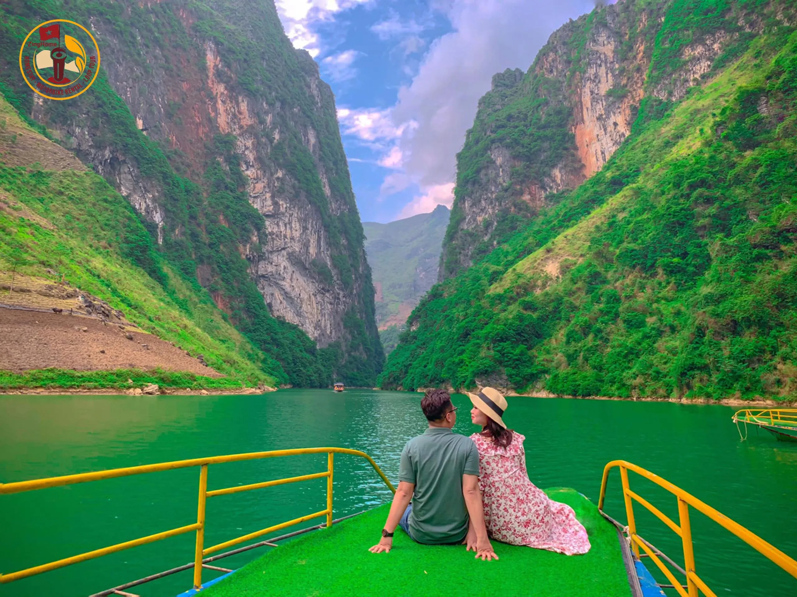 Chèo thuyền trên sông Nho Quế