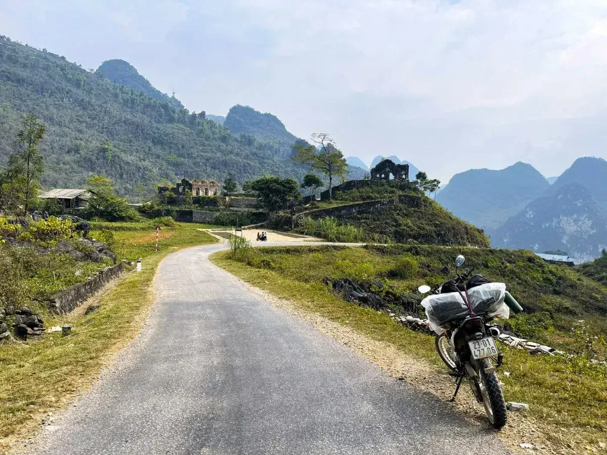 Overview of the Ha Giang Loop road conditions