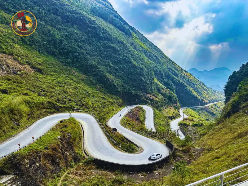 The mountain pass road in Hà Giang
