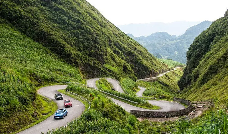 Winding road from Hoi An to Ha Giang through the Ha Giang Loop.