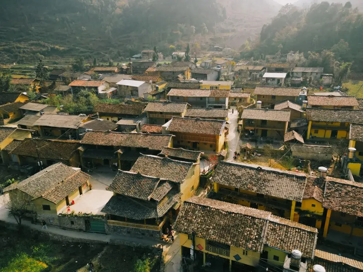 Lo Lo Chai Village