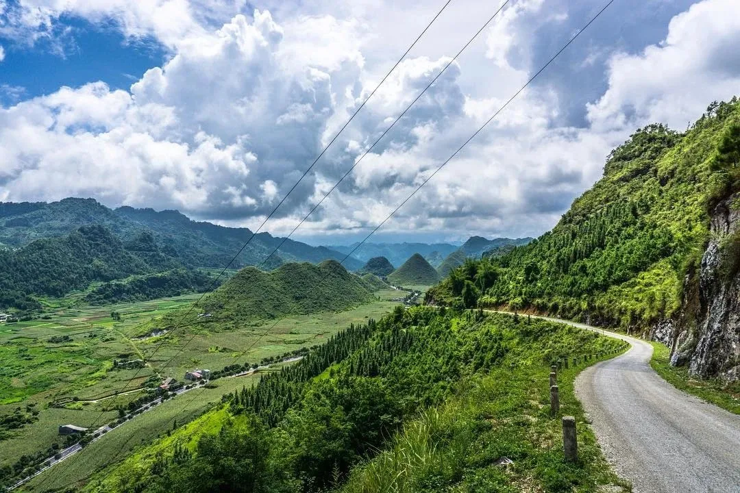 The way to Lung Khuy Cave