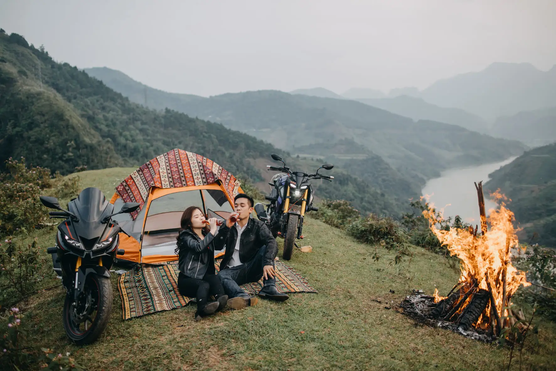 Lều trại phù hợp với các tín đồ du lịch bụi hoặc yêu thích thiên nhiên.