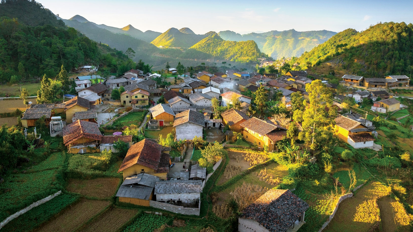 Lô Lô Chải – ngôi làng nhỏ nép mình dưới chân Cột cờ Lũng Cú, huyện Đồng Văn, tỉnh Hà Giang