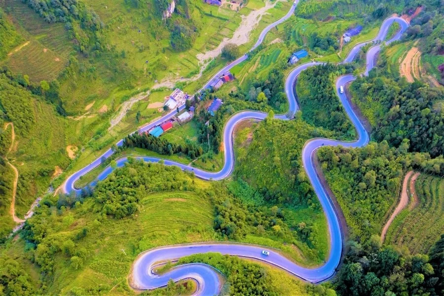 Ma Pi Leng Pass, often hailed as one of Ha Giang Vietnam's most beautiful mountain passes