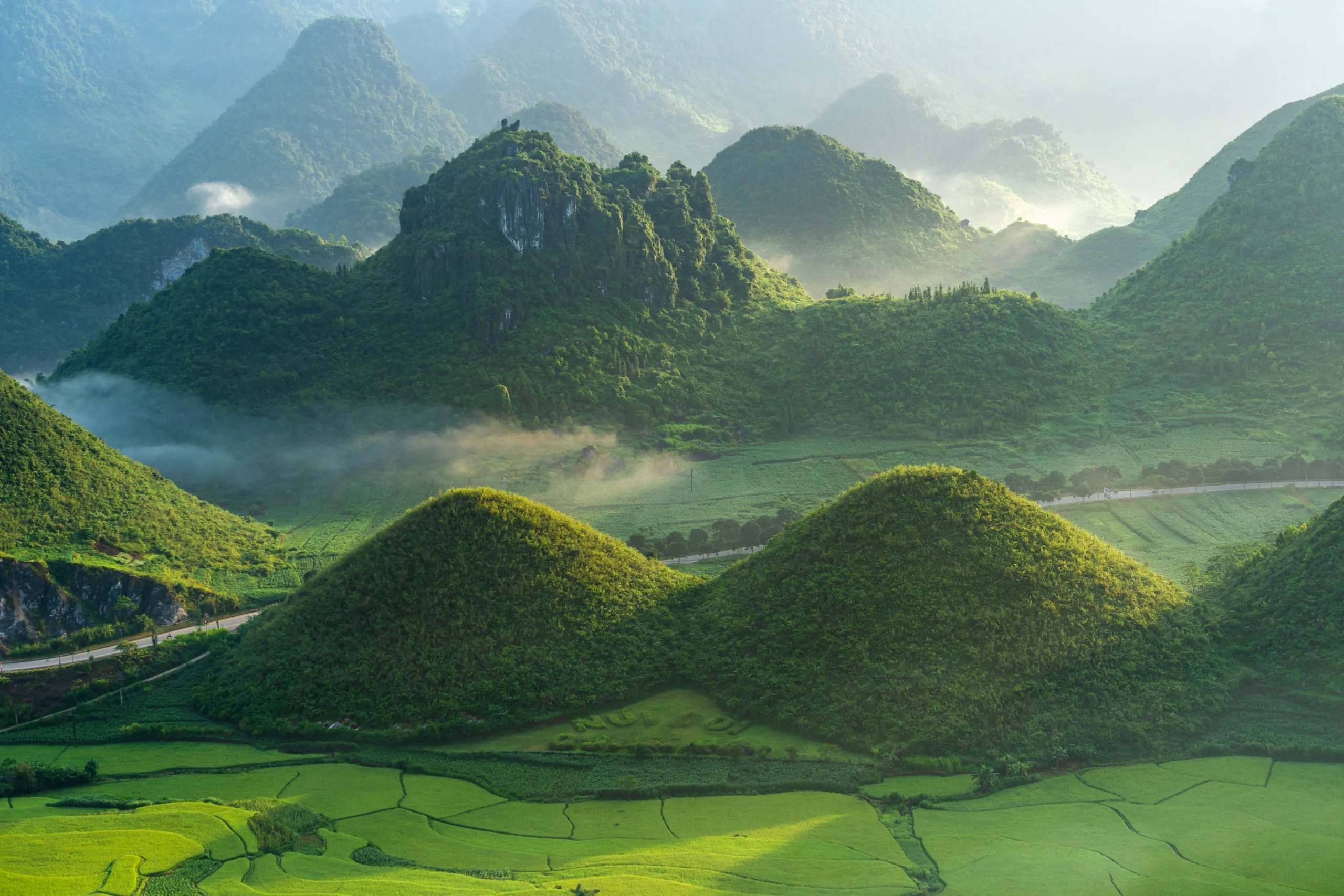 Quan Ba Heaven’s Gate is a breathtaking natural attraction that offers spectacular panoramic views