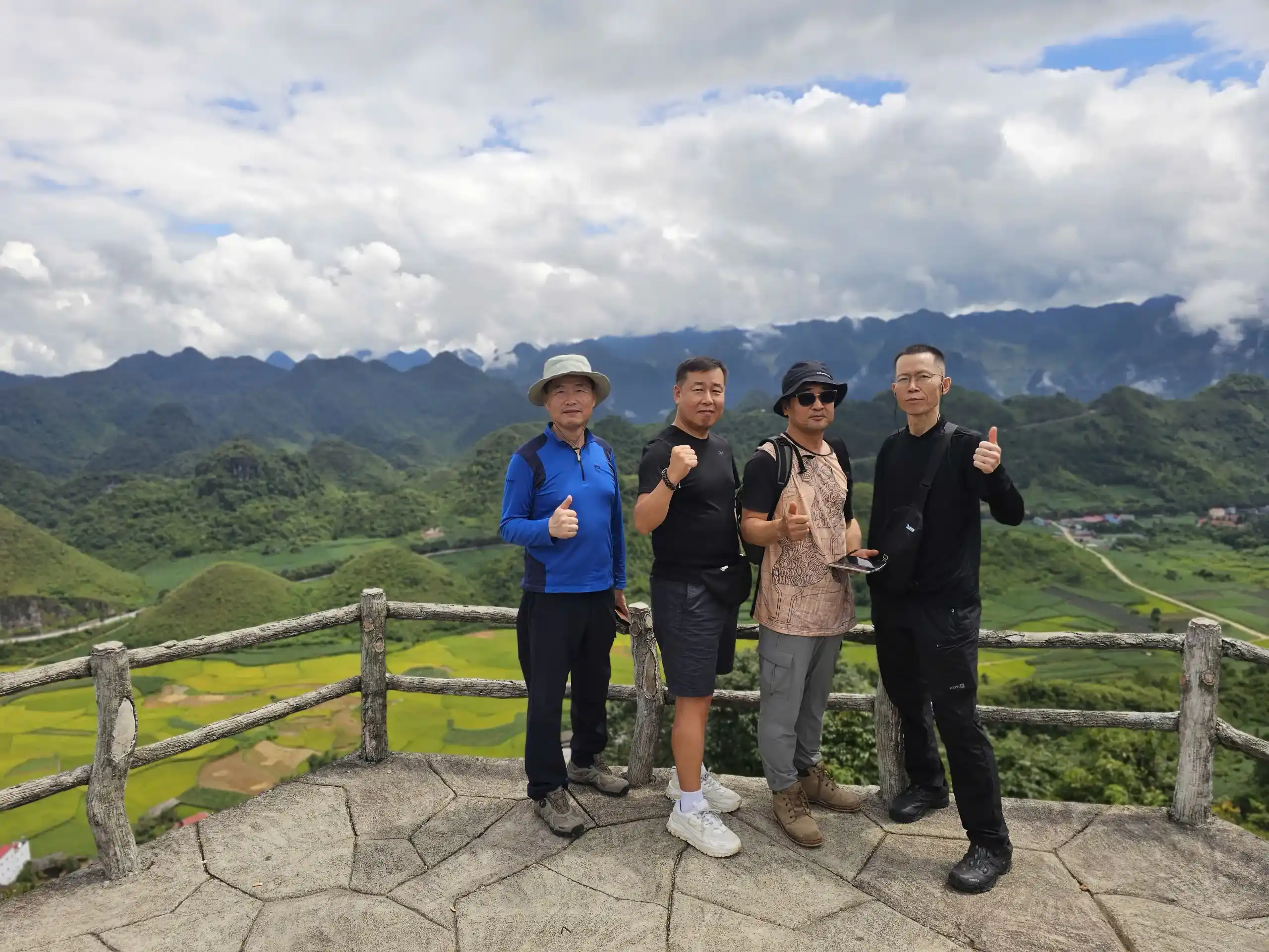 Stop at Quan Ba Heaven Gate, a must-see viewpoint on your Ha Giang Cao Bang Tour