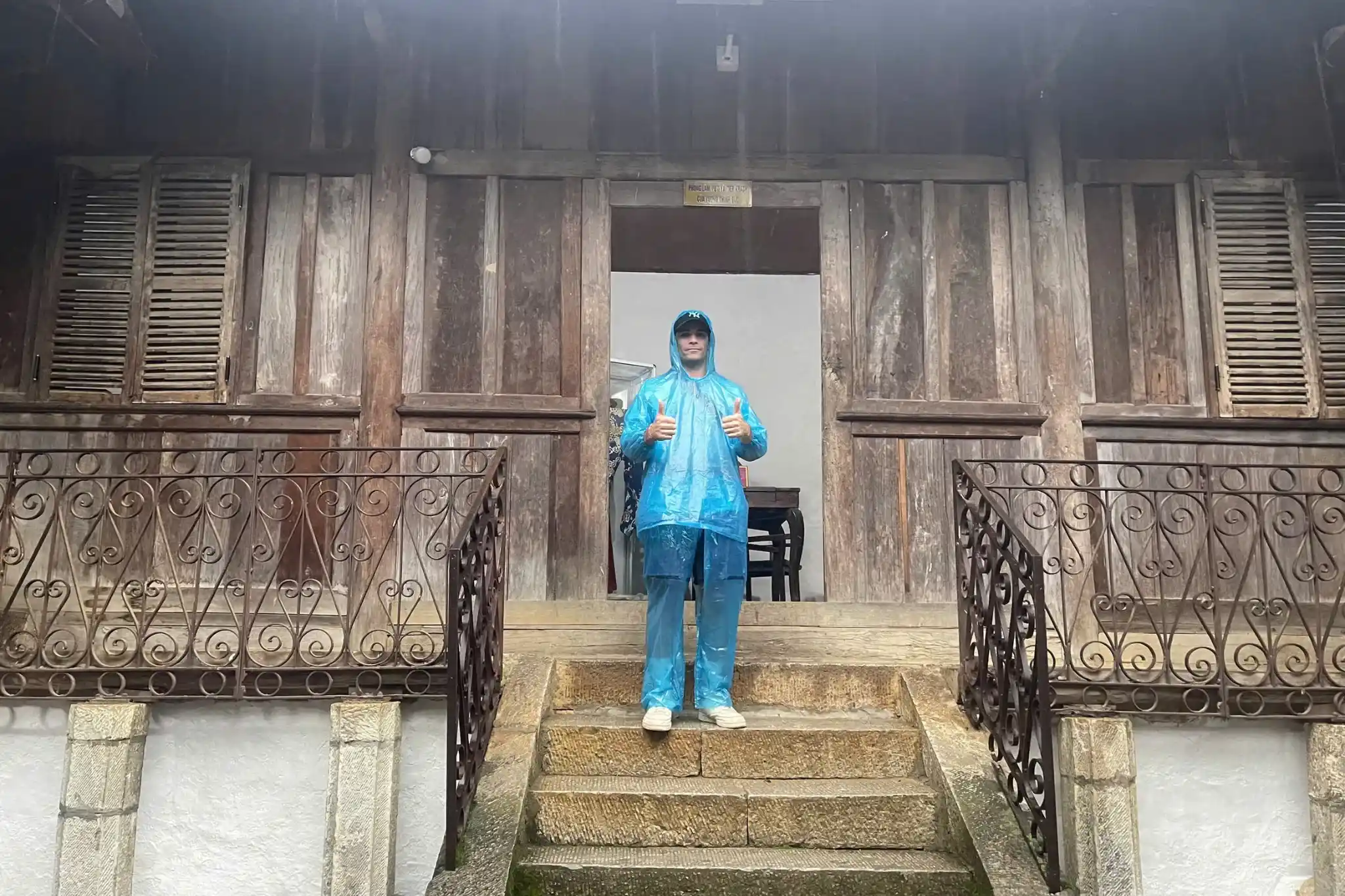 Travel tips for Hmong King Mansion ensuring a safe and enjoyable visit