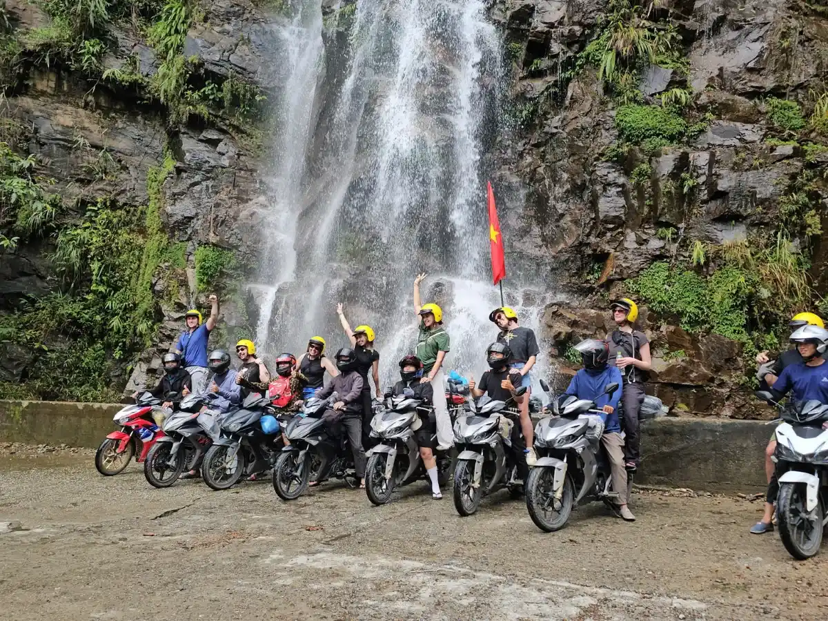 Thuê xe máy Hà Giang lựa chọn cho các bạn trẻ khám phá dốc Cán Tỷ