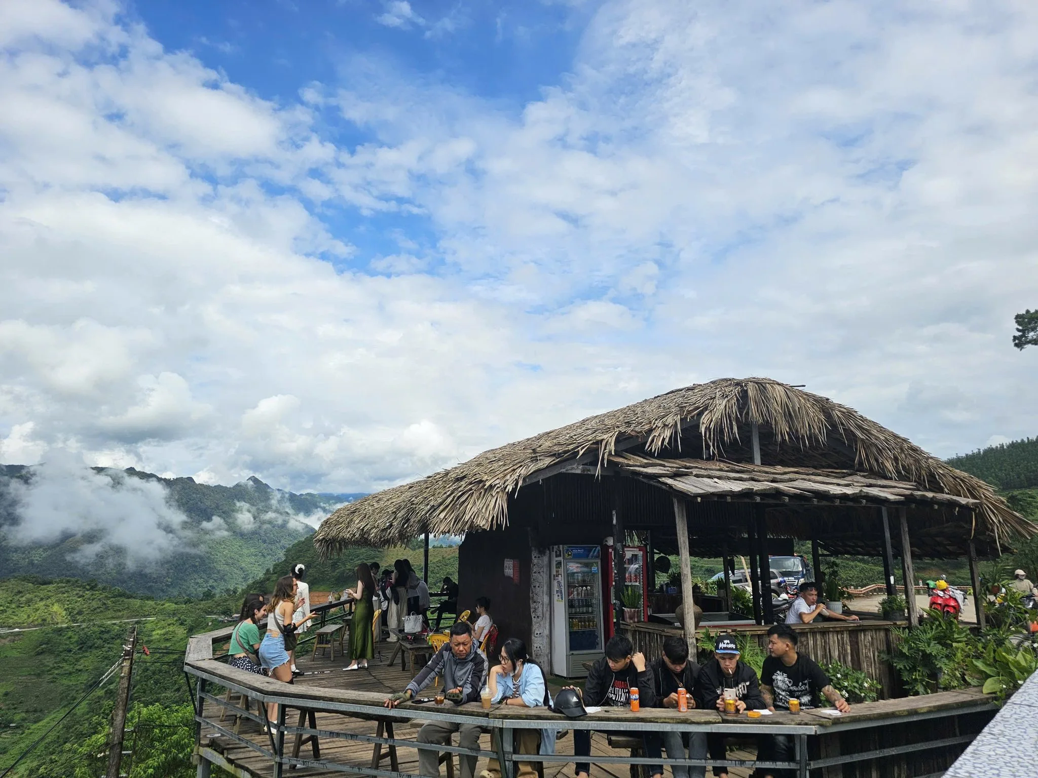 Đối với những du khách muốn chuyến đi được sắp xếp chu đáo từ A đến Z, Tour Hà Giang Hồ Chí Minh là lựa chọn lý tưởng
