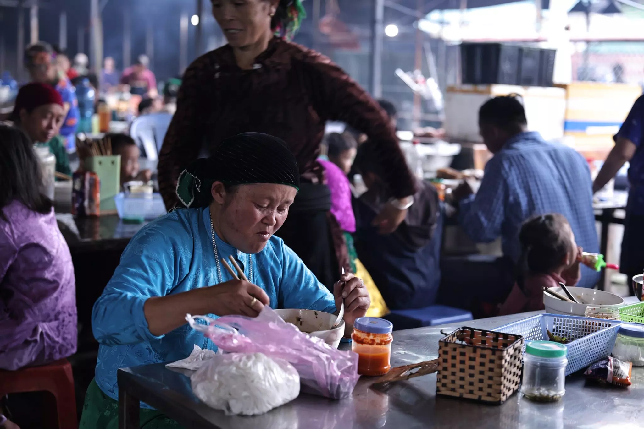 Du lịch Hà Giang 4 ngày 3 đêm tự túc khám phá chợ phiên vùng cao Hà Giang